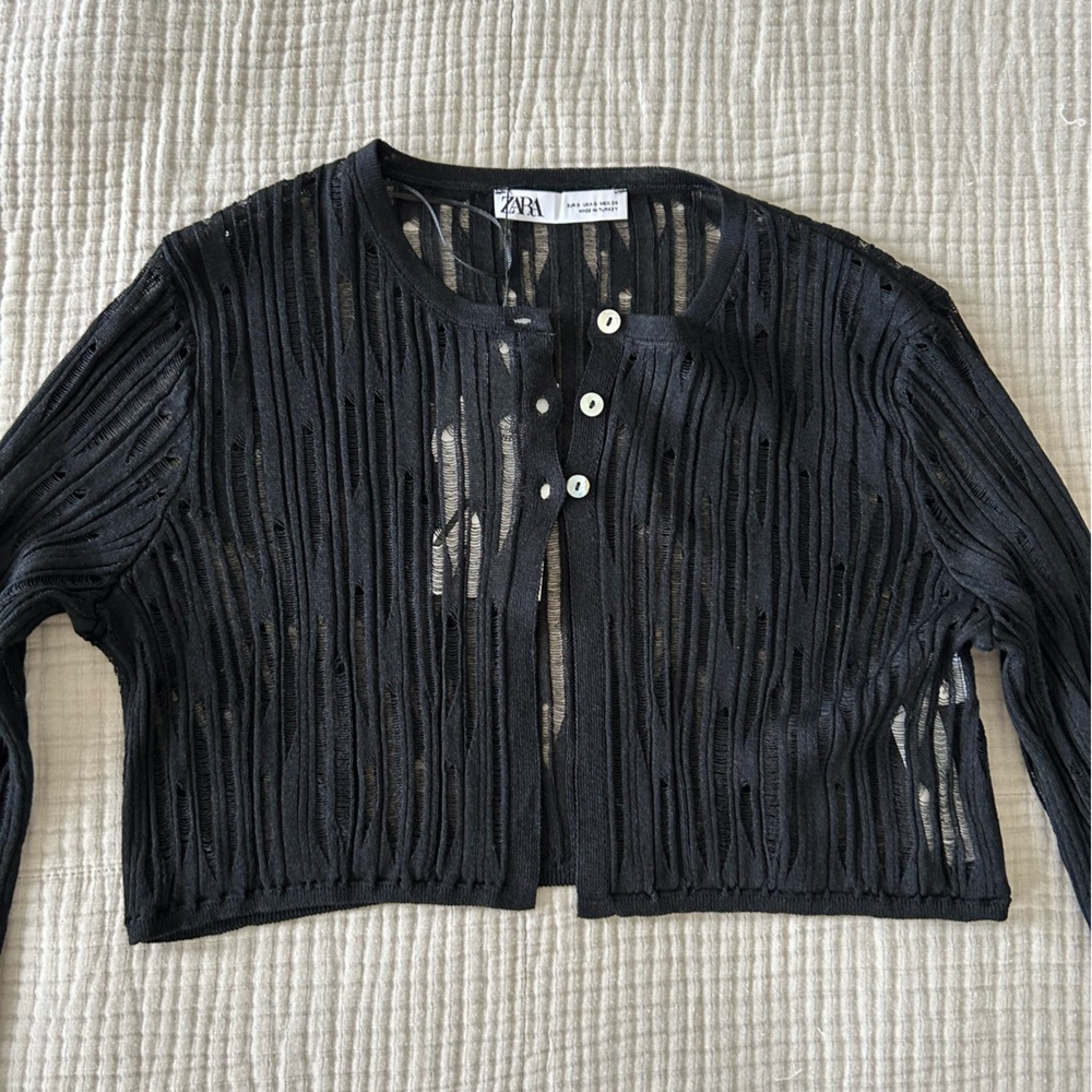 Zara cropped long sleeve button up top
